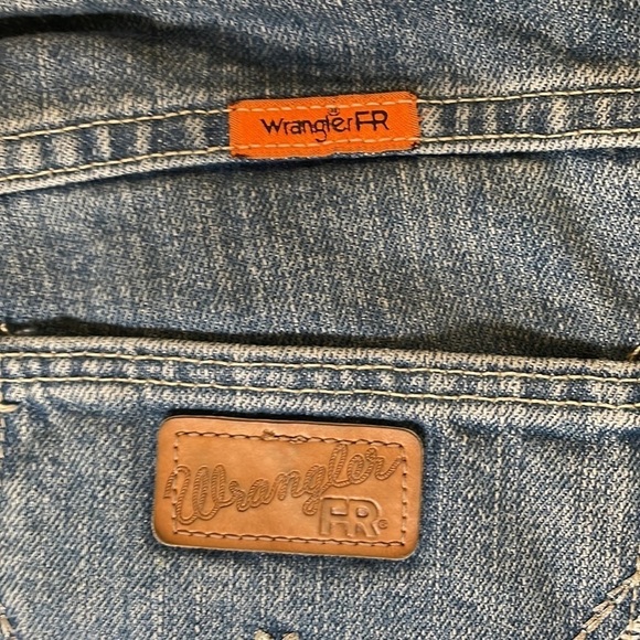 Wrangler Flame Resistant Jeans Size 11x32 - Picture 11 of 13